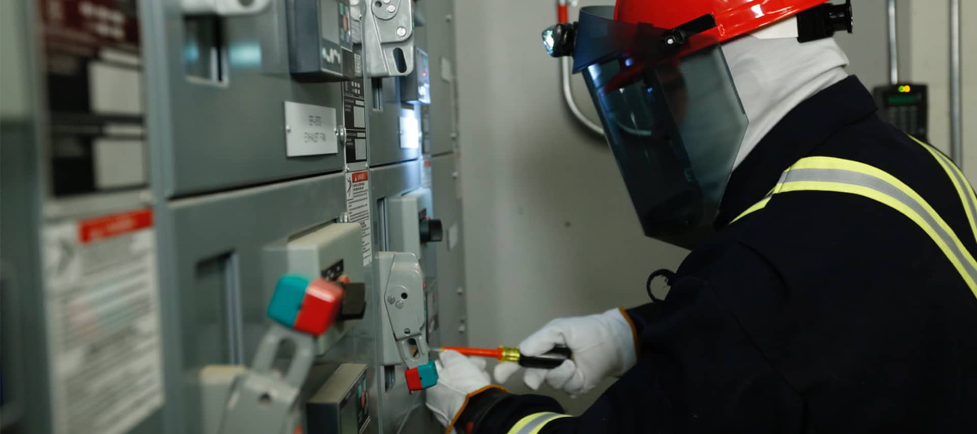 Consultoría en seguridad eléctrica industrial y cumplimiento normativo | ROLOP